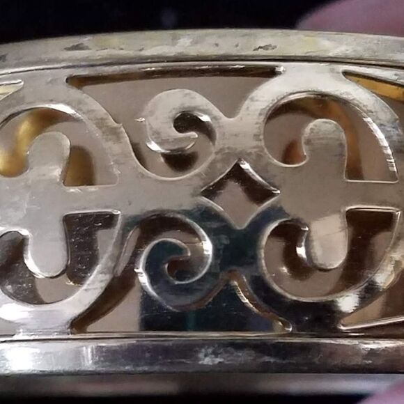Goldtone Bangle Bracelet Filigree Pattern Vintage Style Fashion Jewelry - Picture 4 of 4